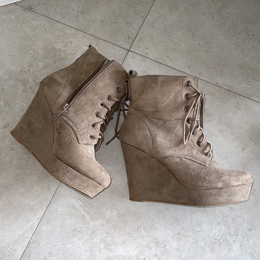 Women’s ancle boots - Picture 2 of 6